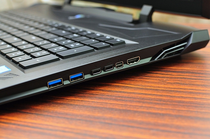 AORUS X9旗艦筆電，打造極輕極薄的高效能遊戲筆電