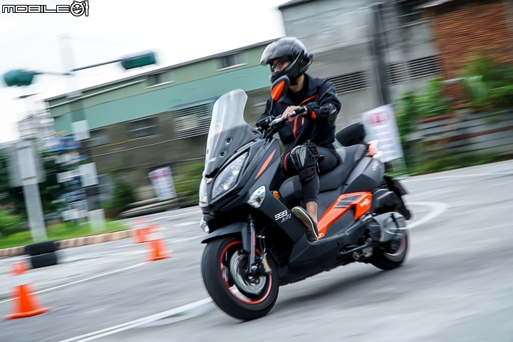 [採訪]想買車先試乘 AEON 宏佳騰 Elite 300R 試駕活動台北上午場紀錄