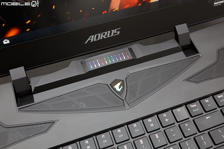 體驗華麗的燈光效果 AORUS X9 電競旗艦機上市