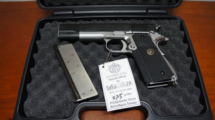 [開箱]海神POSEIDON Custom M1911 Platinum Edition白金限定版