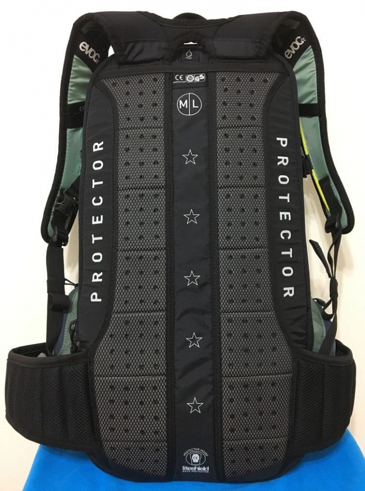 【開箱】經典中的經典~ EVOC FR SUPERTRAIL BOLIVIA 20L 護脊背包