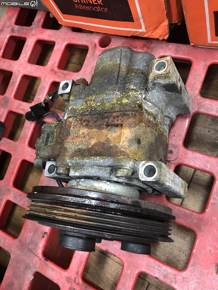 到大潤發修車，換了壓縮機跟電瓶，車款是福力卡