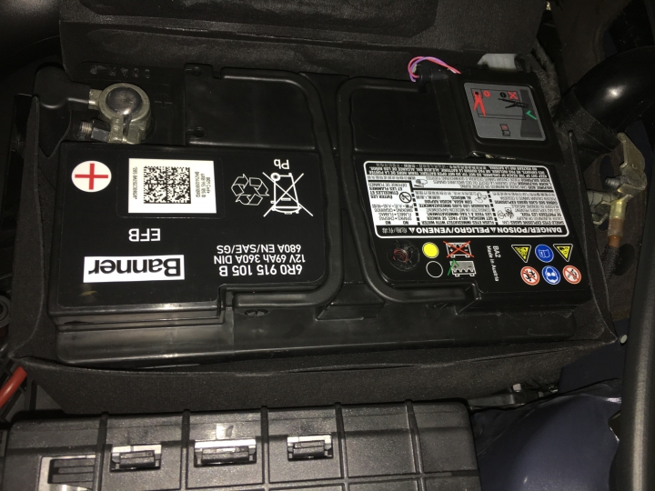 Golf R 電瓶水檢查