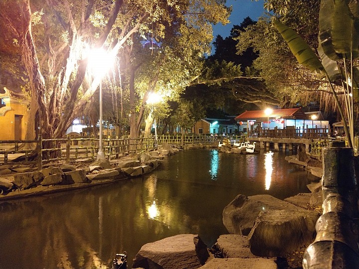 中秋不應景? 夜拍來蓋樓