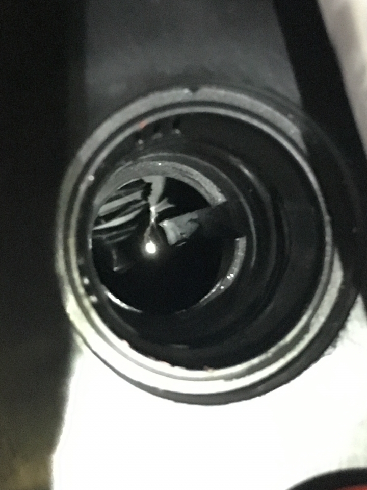 Golf R 電瓶水檢查