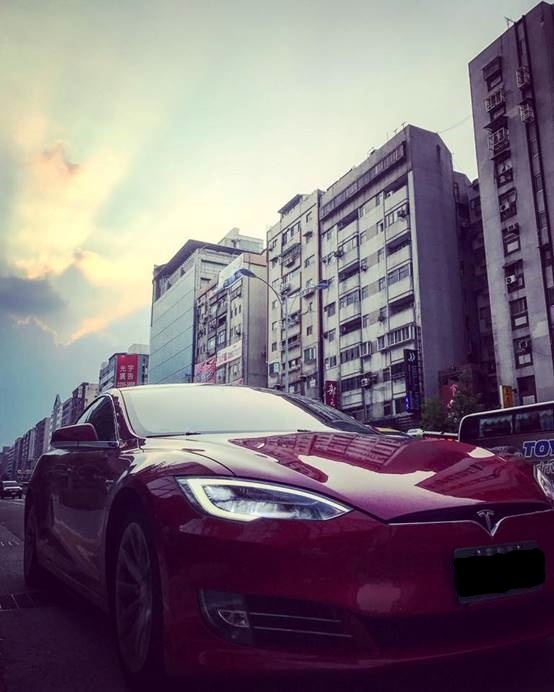 Tesla不比加速還有優勢嗎？卡丁車賽車場心得～