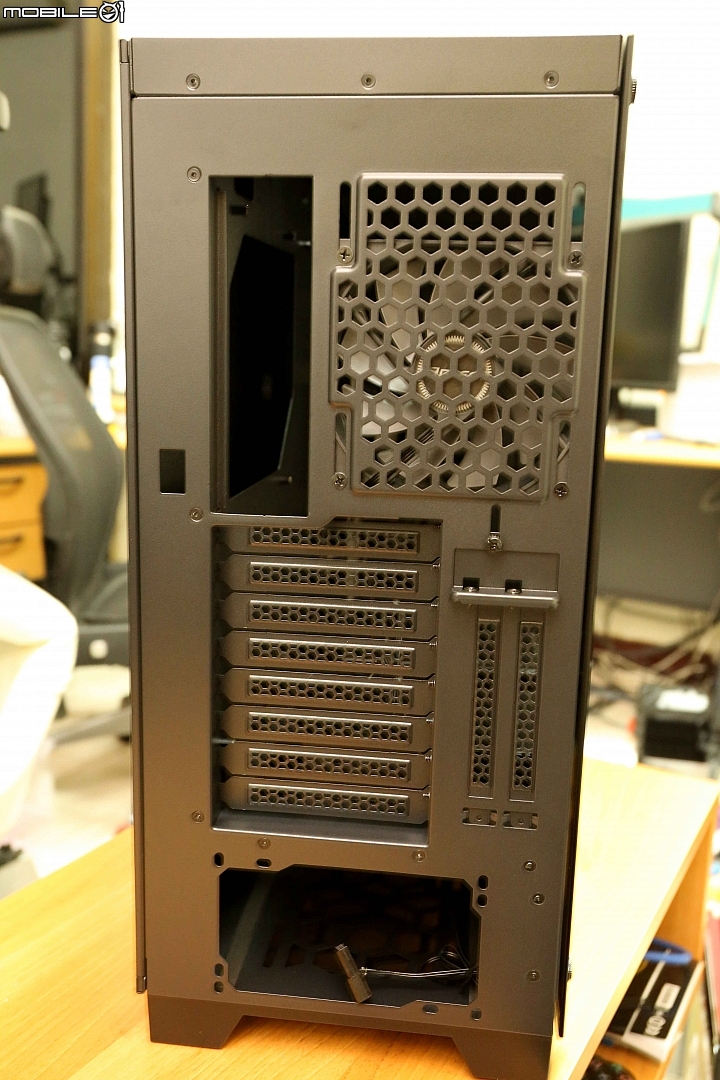 [開箱] ANTEC P110 Luce 開箱安裝心得