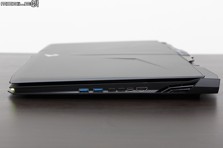 體驗華麗的燈光效果 AORUS X9 電競旗艦機上市