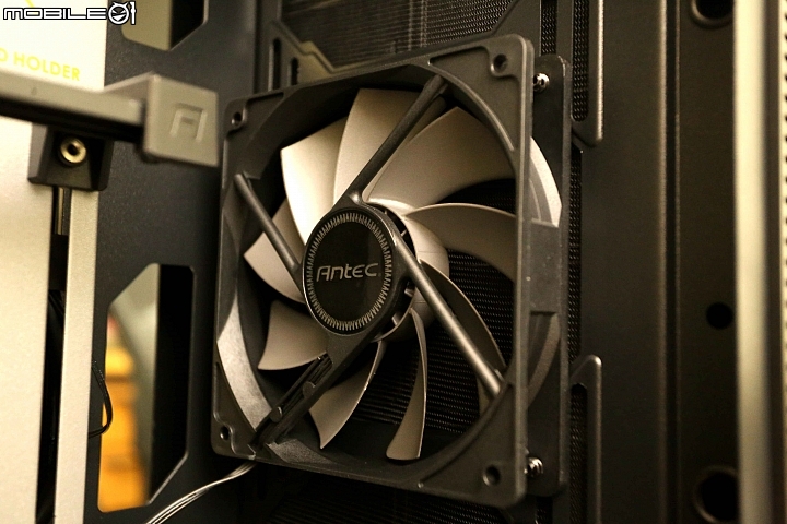 [開箱] ANTEC P110 Luce 開箱安裝心得