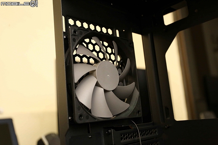[開箱] ANTEC P110 Luce 開箱安裝心得