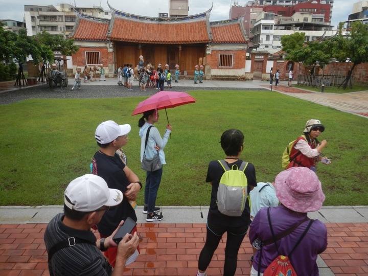 乘 雨 騎 遊 鳳 山 古 蹟 文 藝 之 旅