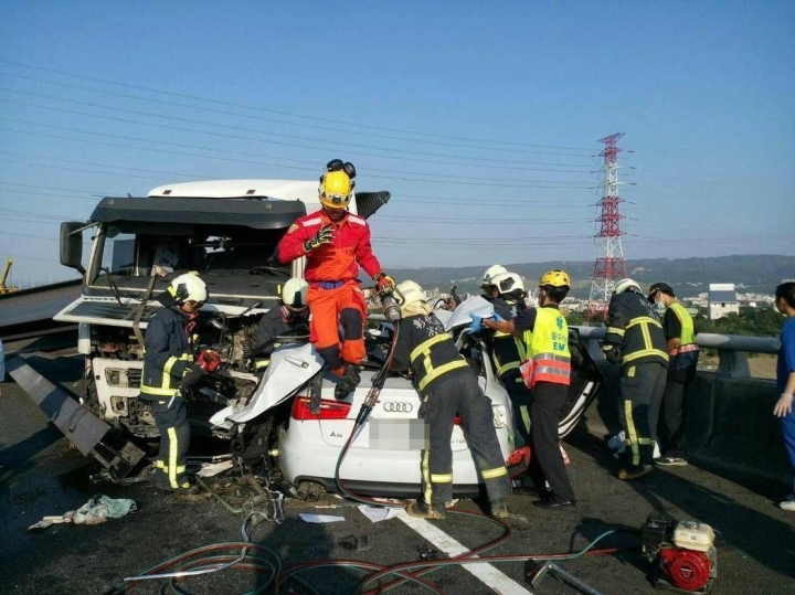 遇上聯結車 什麼車都不安全了