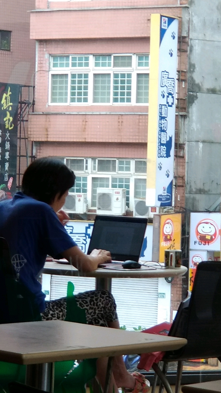 沒消費，佔用肯德基座位