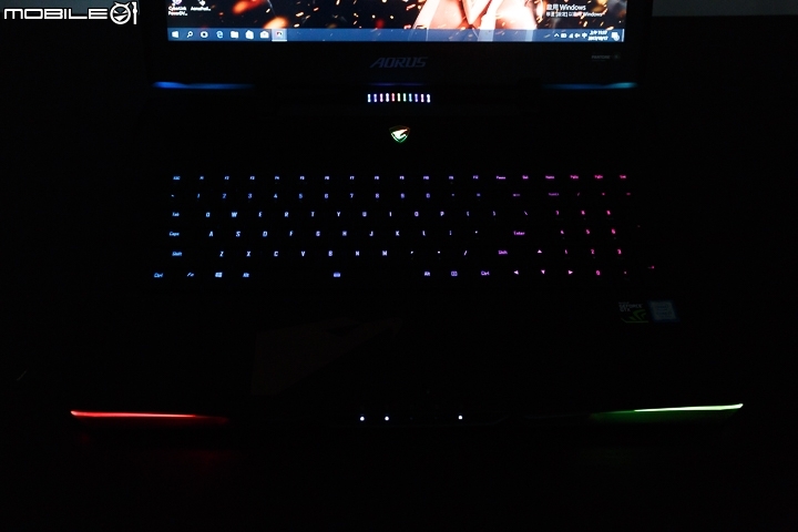 體驗華麗的燈光效果 AORUS X9 電競旗艦機上市
