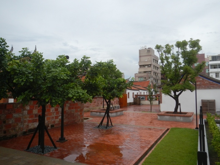 乘 雨 騎 遊 鳳 山 古 蹟 文 藝 之 旅
