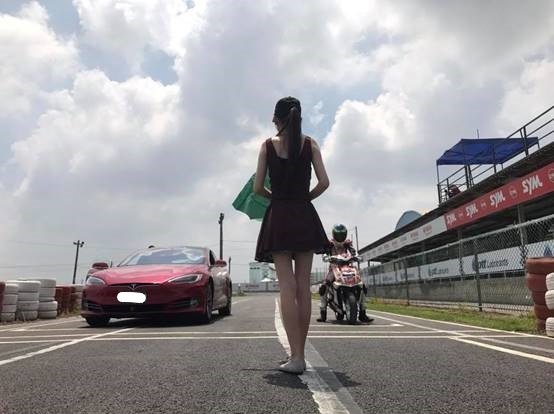 Tesla不比加速還有優勢嗎？卡丁車賽車場心得～