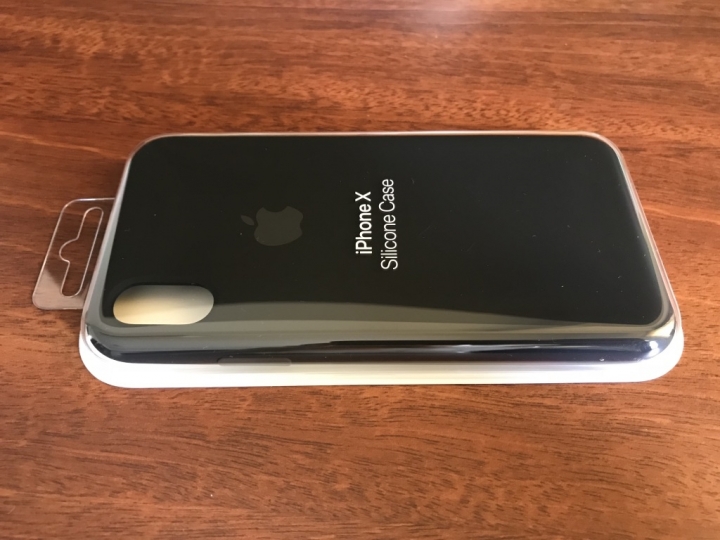 iphoneX 收到了原廠矽膠黑色保護殼