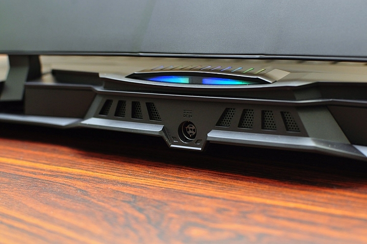 AORUS X9旗艦筆電，打造極輕極薄的高效能遊戲筆電