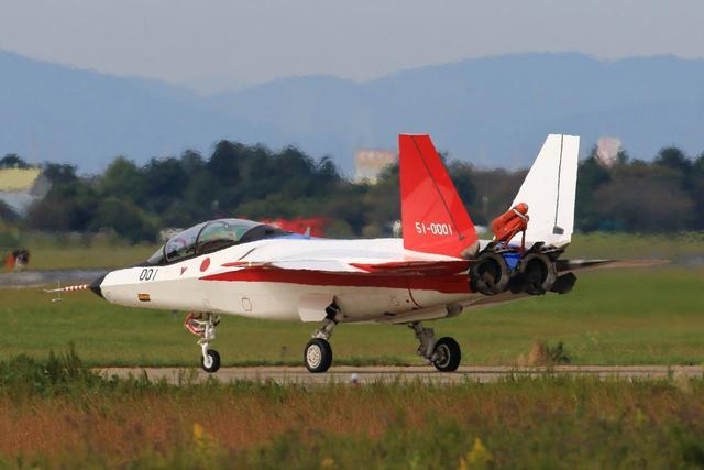 日本X-2心神验证机第29次試飛加装螺旋改出伞装置