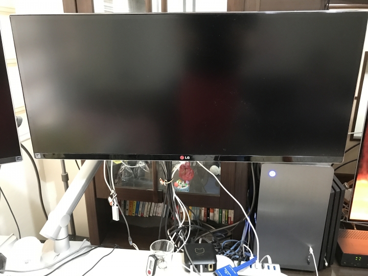 ErgoMap人因地圖 漂浮式-桌用人體工學螢幕架 真的有漂浮感,以後可以站著使用了!