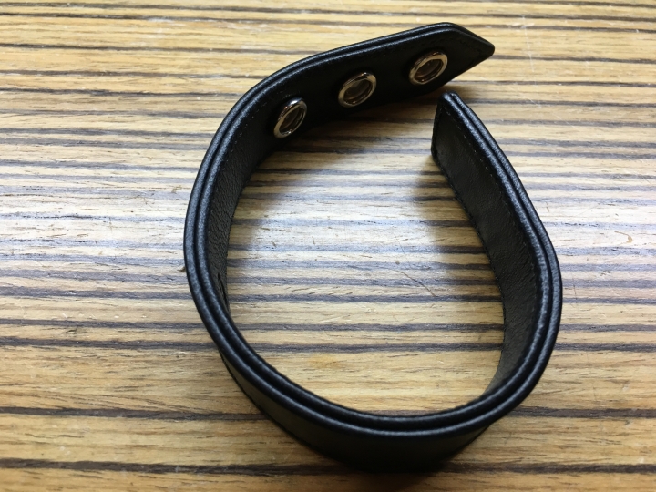 請問Chrome hearts 皮革手環真假？