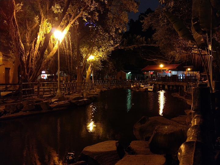 中秋不應景? 夜拍來蓋樓