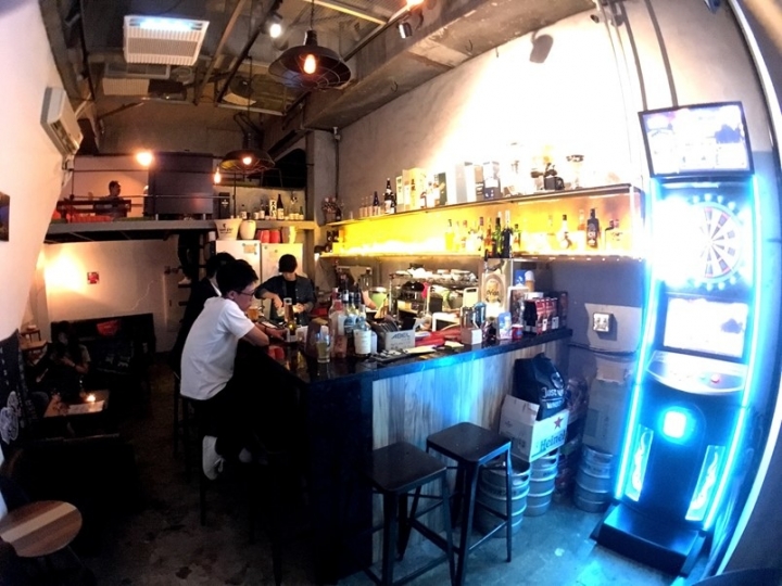 【來吧 Bar & Food & Fish & Darts】溫馨小閣樓，輕鬆放鬆
