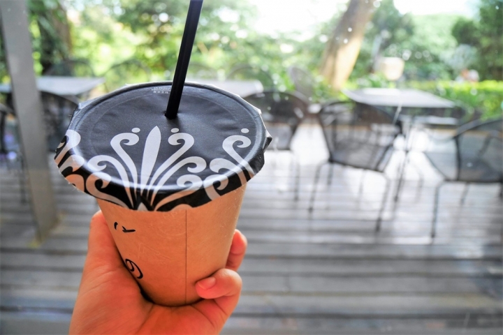 【新北淡水 | 咖啡廳】林蔭間的獨棟秘境♬媽媽嘴咖啡(淡水樂活店)