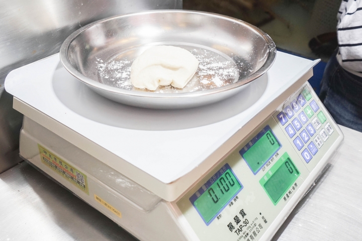 台中美食 | 安可喬治龍蝦螃蟹美式海鮮餐廳 / 口感絕佳的LoRo手作麵包 令人滿足不已的感動