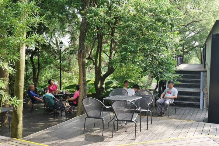 【新北淡水 | 咖啡廳】林蔭間的獨棟秘境♬媽媽嘴咖啡(淡水樂活店)