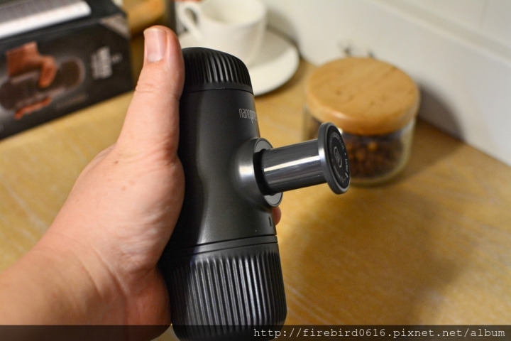 [咖啡器材分享]Wacaco Nanopresso按押式義式咖啡萃取機--Minipresso再進化--露營旅行都方便