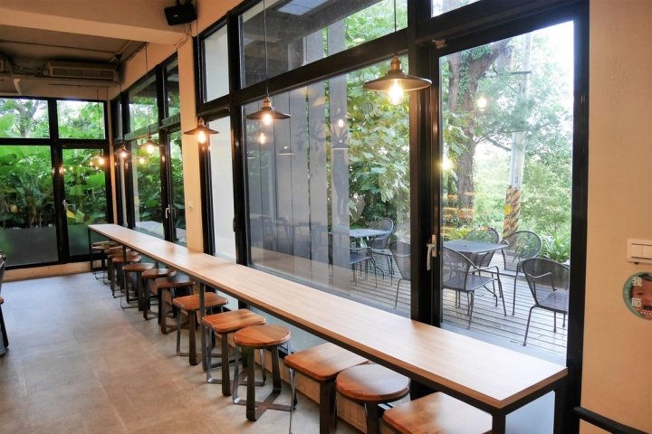 【新北淡水 | 咖啡廳】林蔭間的獨棟秘境♬媽媽嘴咖啡(淡水樂活店)