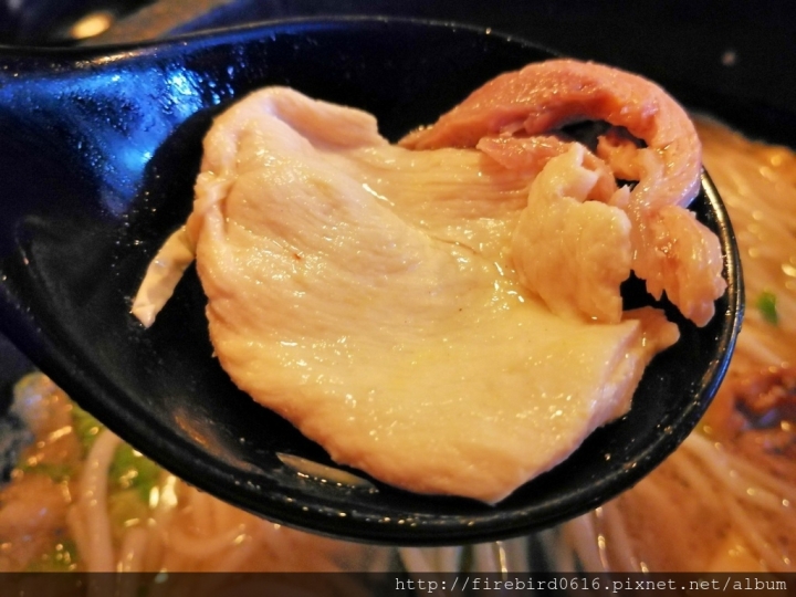 [桃園平鎮忠貞]八妹婆婆民族創藝過橋米線--創意雲南料理--頂級環境高級食材石鍋創新嘗試