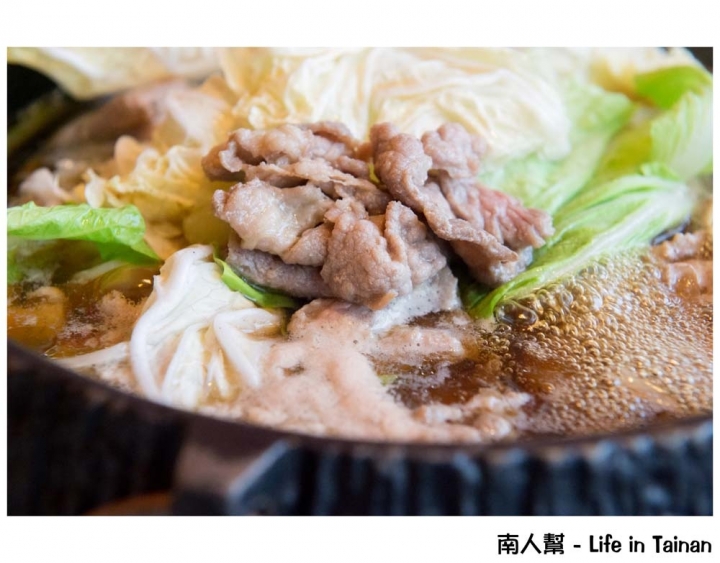 【台南東區-美食】全台南首創鐵板燒&壽喜燒吃到飽｜雙主餐.哈根達斯任你吃到飽 ~ 福豆屋(德安百貨)