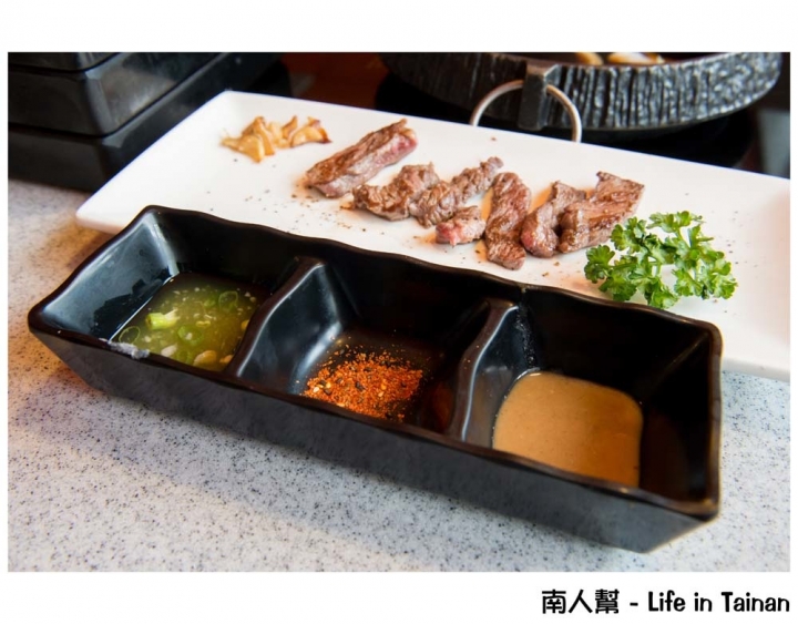 【台南東區-美食】全台南首創鐵板燒&壽喜燒吃到飽｜雙主餐.哈根達斯任你吃到飽 ~ 福豆屋(德安百貨)
