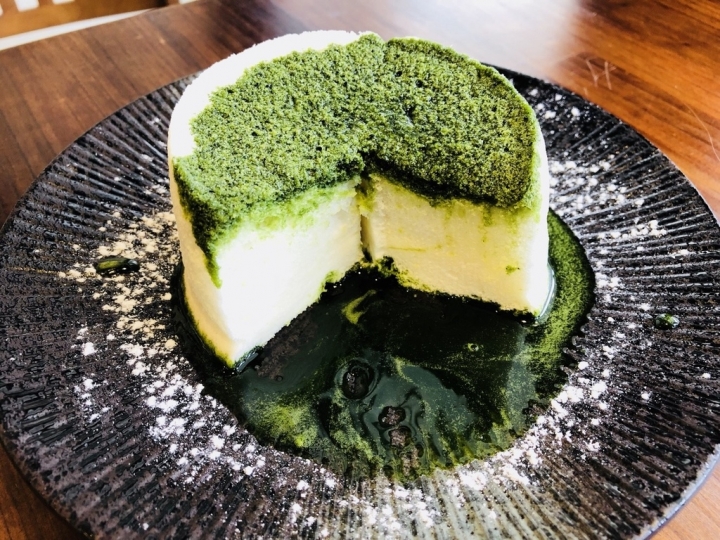 SOLO的玩樂指南【板橋】超佛心的抹茶瀑布雪藏蛋糕