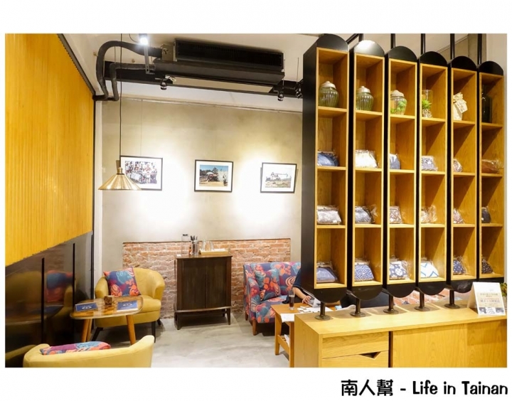 【台南市中西區-美食】台南首座複合式電影主題空間｜正興街｜咖啡.啤酒｜雜貨｜私房料理~台南特有種商行