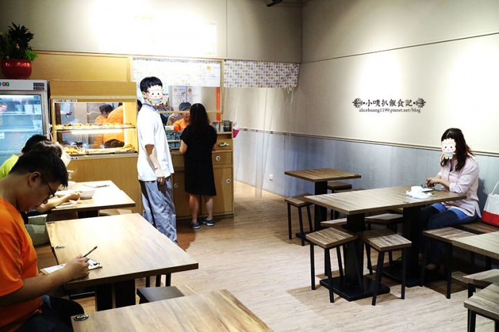 【中和素食】『十味健康素食』宜安店/近永安市場站/健康素食/平價/推XO醬抄手讚岐烏龍麵/日式咖哩蓋飯/涼拌川耳