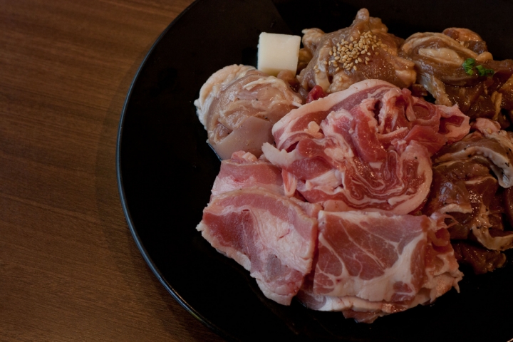 【食記。美食】東京 新宿 吃到飽的天堂與地獄(1) 新宿Lion會館 成吉思汗 蒙古烤肉 吃到飽