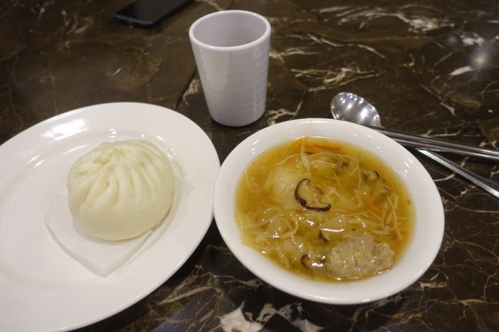 【台南】台南康橋商旅民生館。早餐與宵夜都超豐盛的平價商旅