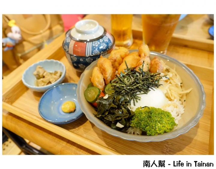 【台南市中西區-美食】台南首座複合式電影主題空間｜正興街｜咖啡.啤酒｜雜貨｜私房料理~台南特有種商行