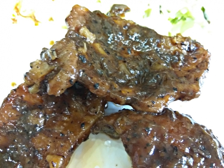 [便當系列]彰化市正忠排骨飯/排骨便當~裝潢新穎具現代感~排隊動線設計不錯~可用悠遊卡付款還享折價!!