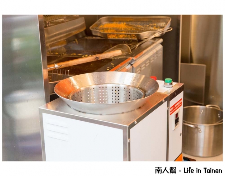 【台南中西區-美食】埔里美食台南插旗｜國華街美食｜自己的口味自己搖｜台式沾醬炸雞~犁田鹹酥雞