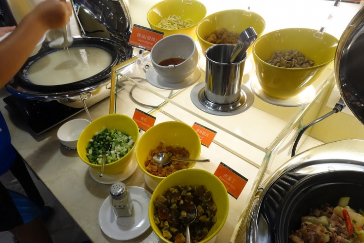 【台南】台南康橋商旅民生館。早餐與宵夜都超豐盛的平價商旅