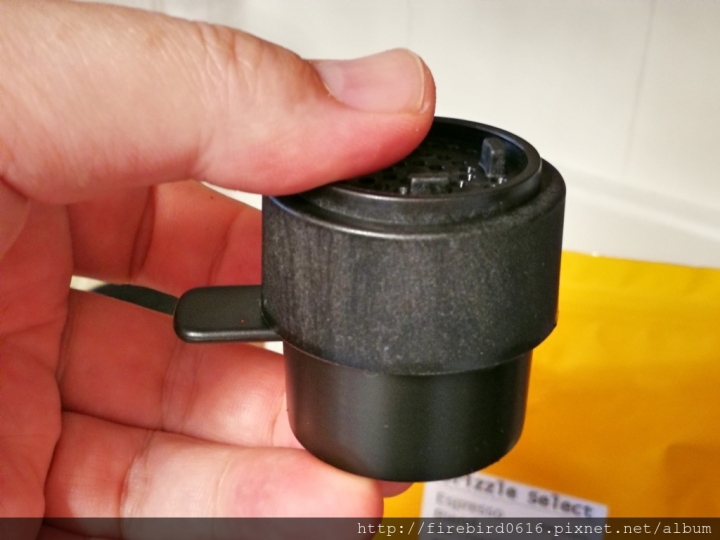 [咖啡器材分享]Wacaco Nanopresso按押式義式咖啡萃取機--Minipresso再進化--露營旅行都方便