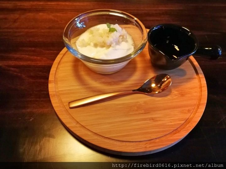 [桃園平鎮忠貞]八妹婆婆民族創藝過橋米線--創意雲南料理--頂級環境高級食材石鍋創新嘗試