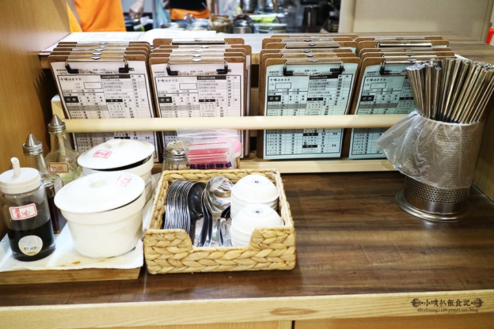 【中和素食】『十味健康素食』宜安店/近永安市場站/健康素食/平價/推XO醬抄手讚岐烏龍麵/日式咖哩蓋飯/涼拌川耳