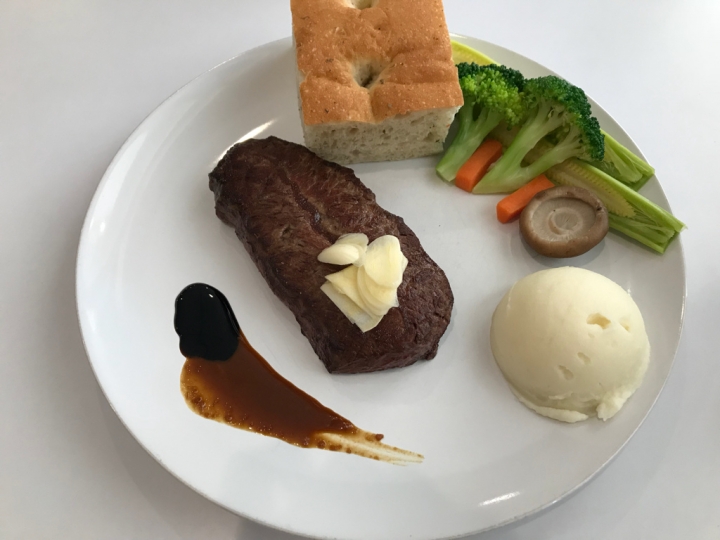 【食記】高雄・如同神隱的牛排店ノ卷・大黑の店