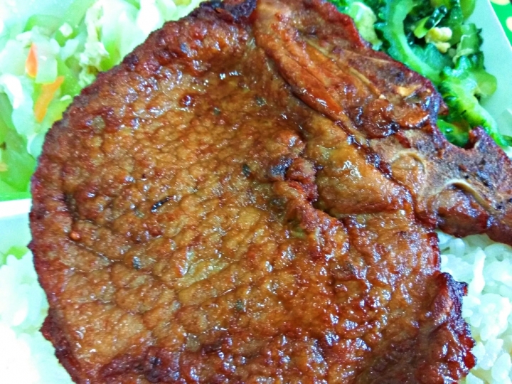 [便當系列]彰化市正忠排骨飯/排骨便當~裝潢新穎具現代感~排隊動線設計不錯~可用悠遊卡付款還享折價!!