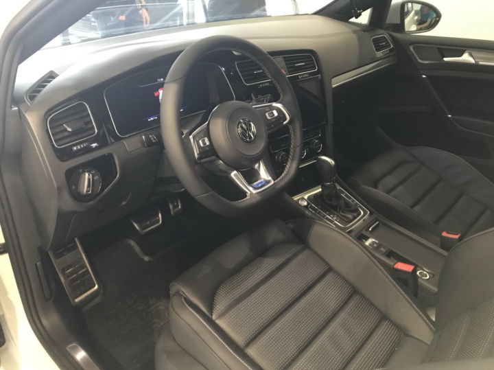 2017/18 白Golf 280-TSI R-Line 開箱